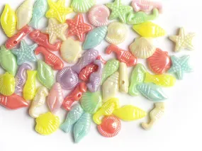 50 perles en plastique - thème mer - couleurs nacrées