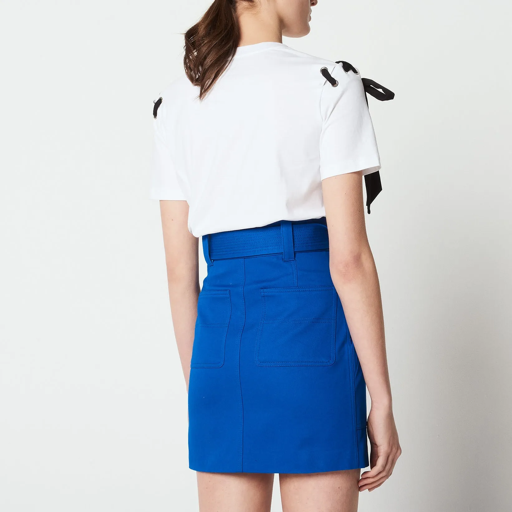 Jupe courte avec ceinture